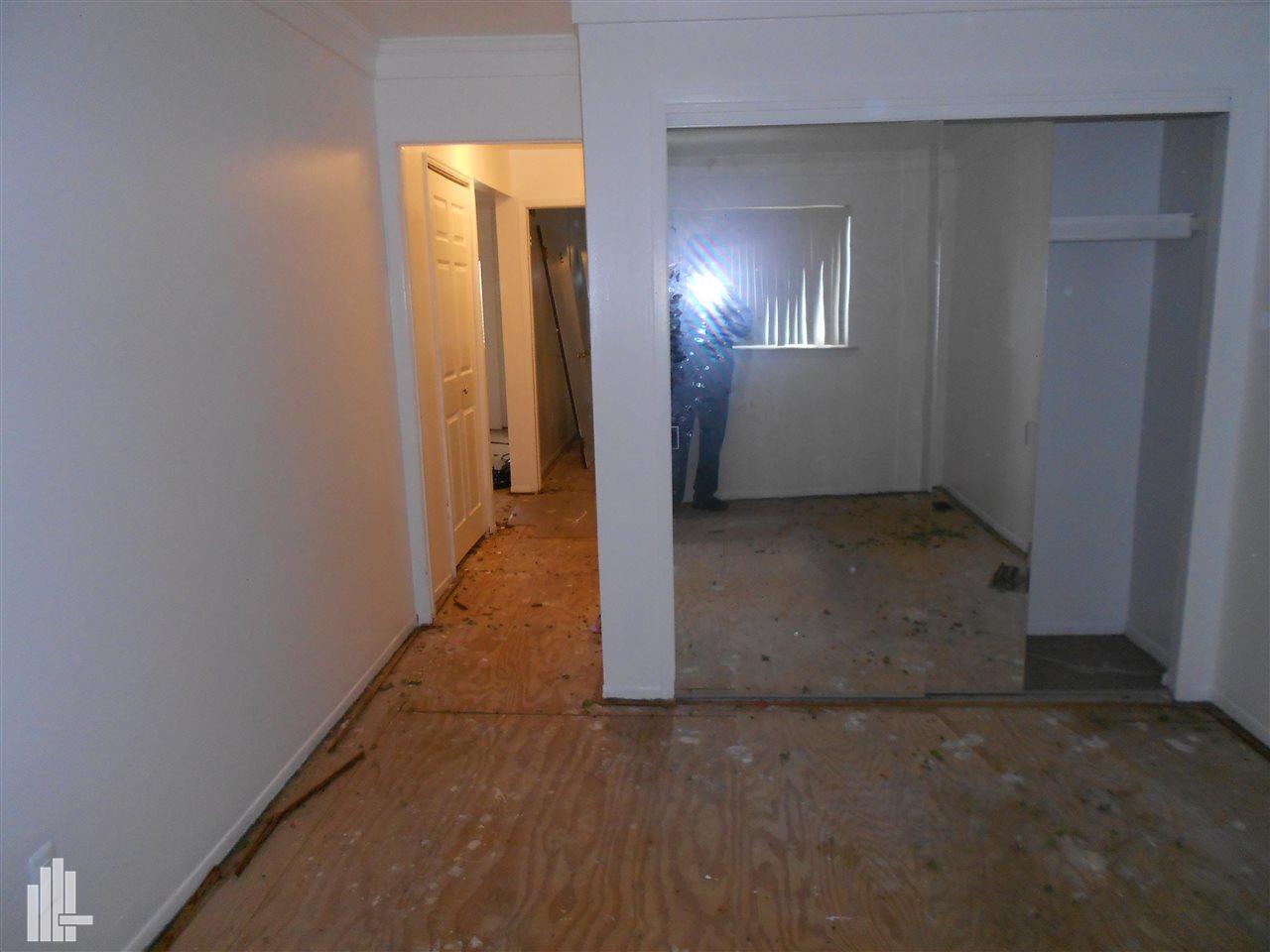 23924 Cedar Ridge Drive Romulus, MI 48174 - Photo 8 of 9 50063984-7.JPG