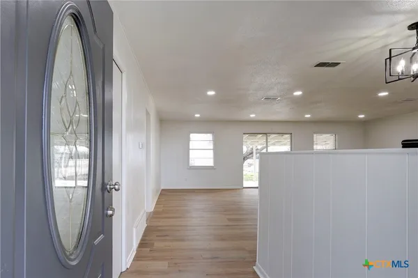 $319,900 | 1513 West Main Street, Little River-Academy, TX 76554