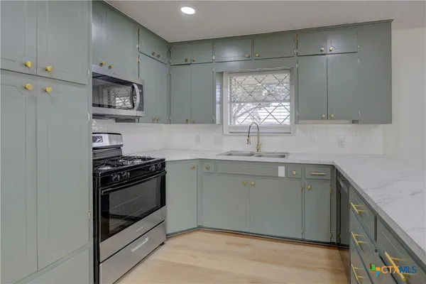$319,900 | 1513 West Main Street, Little River-Academy, TX 76554