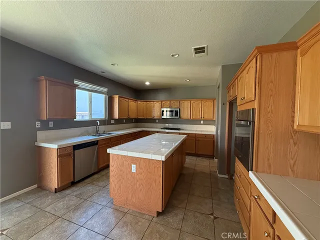 $3,075 | 1264 Reisling Drive, Perris, CA 92571