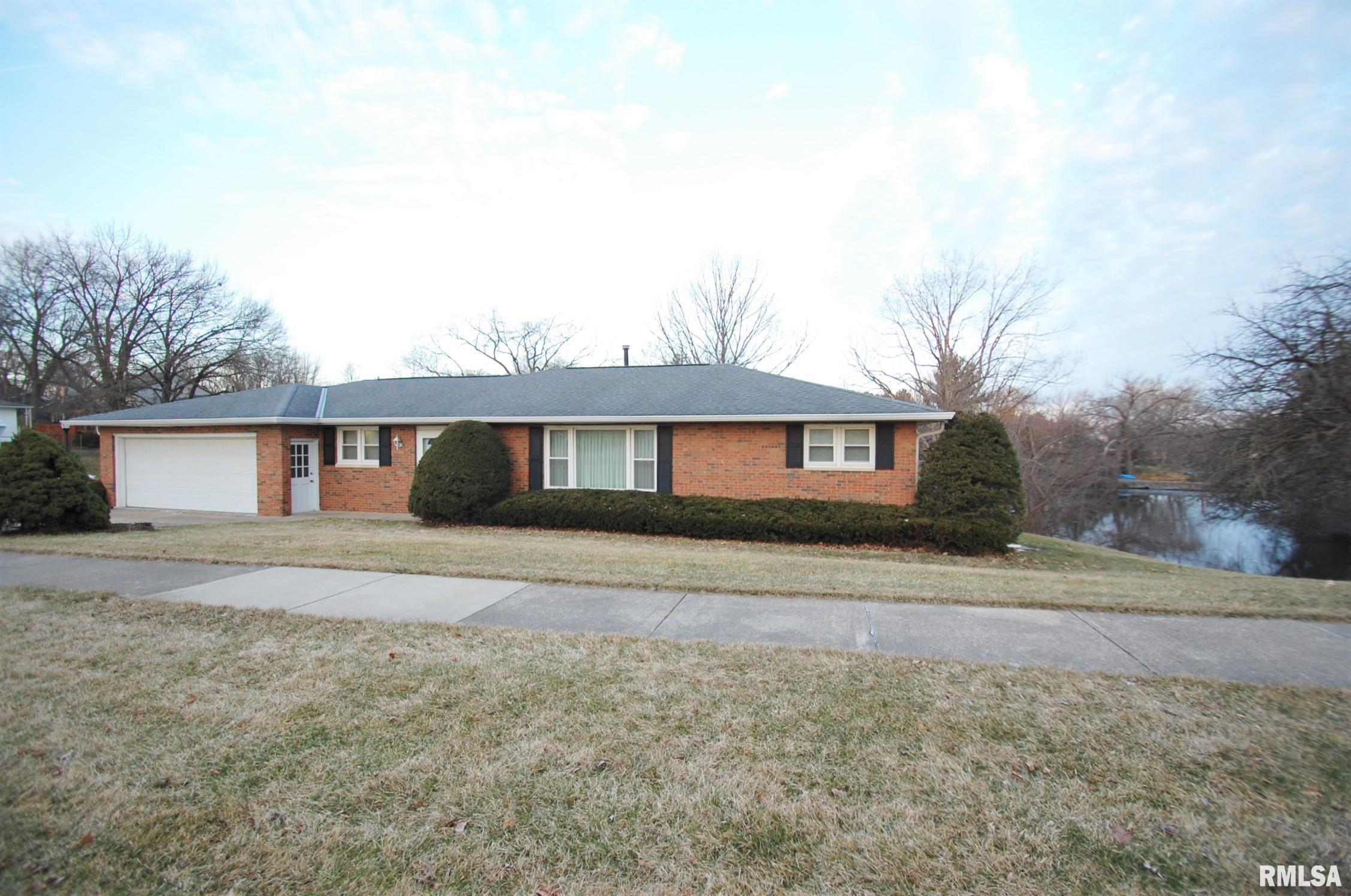 6803 North Camelot Road Peoria, IL 61615 - Photo 1 of 33 Gallery Image 1