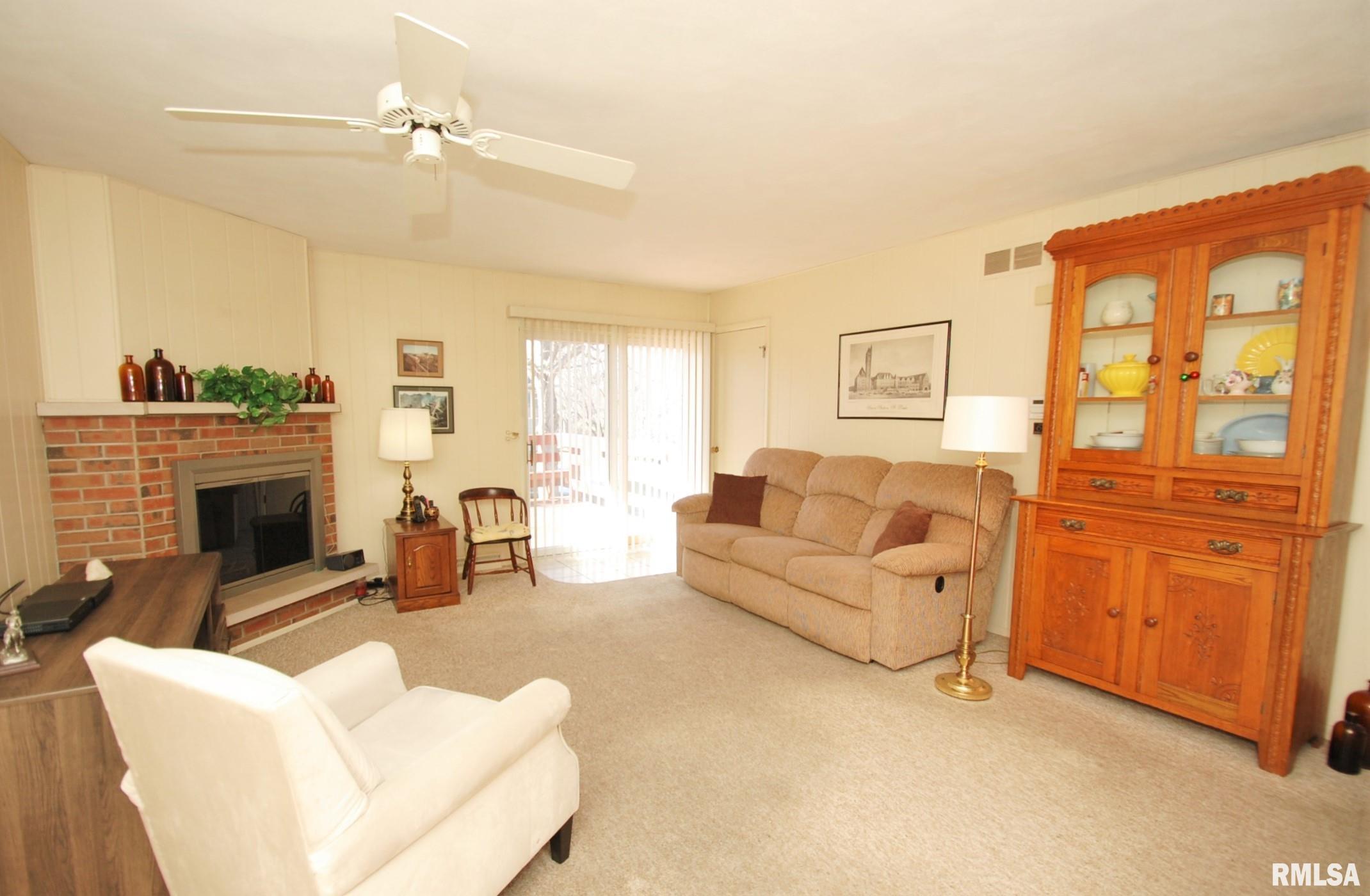 6803 North Camelot Road Peoria, IL 61615 - Photo 12 of 33 Gallery Image 12