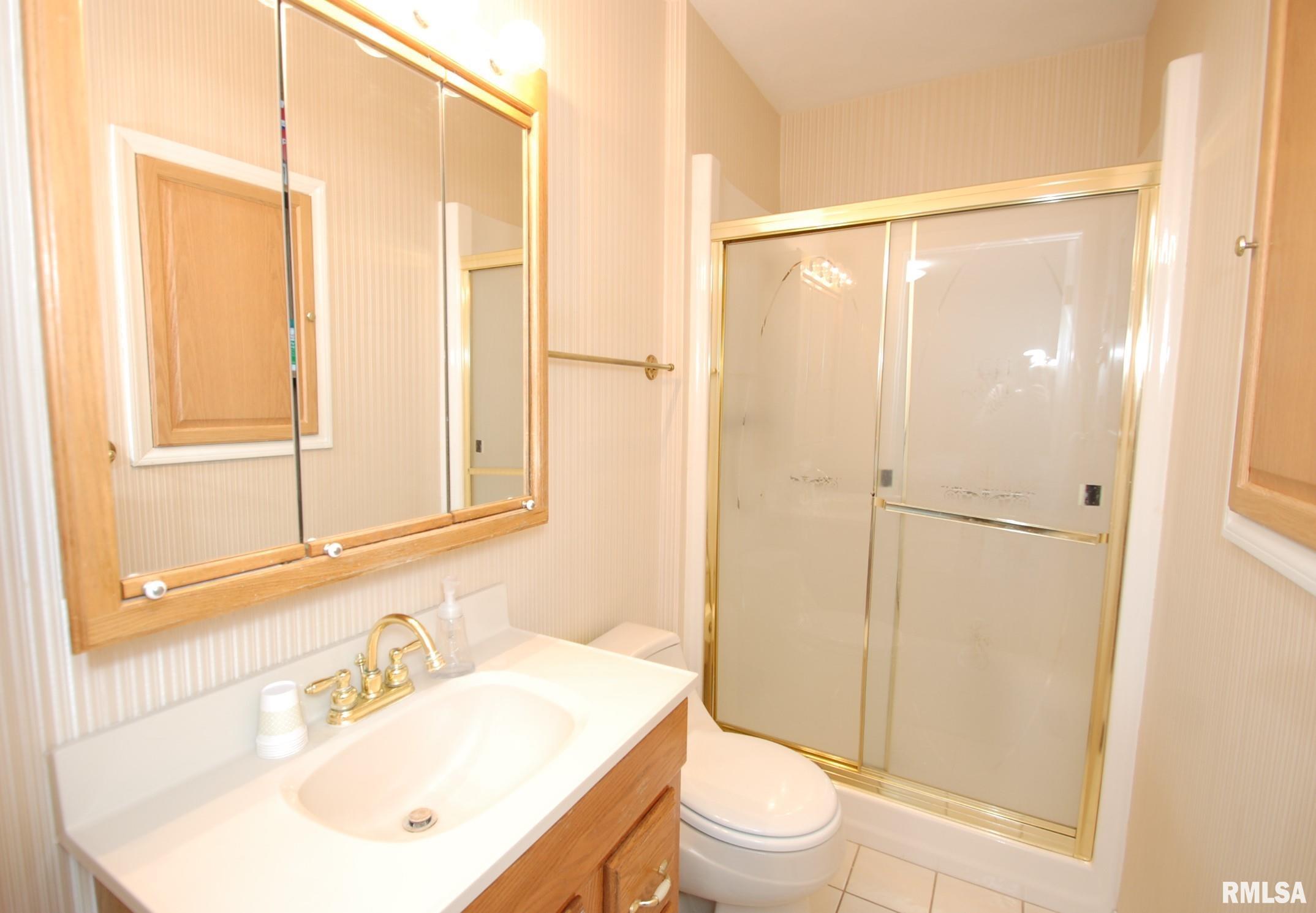 6803 North Camelot Road Peoria, IL 61615 - Photo 20 of 33 Gallery Image 20