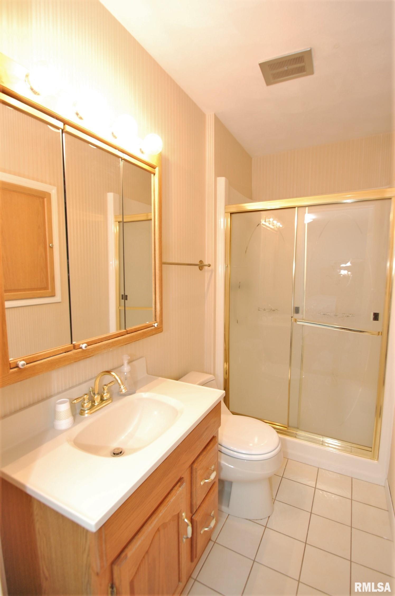 6803 North Camelot Road Peoria, IL 61615 - Photo 21 of 33 Gallery Image 21