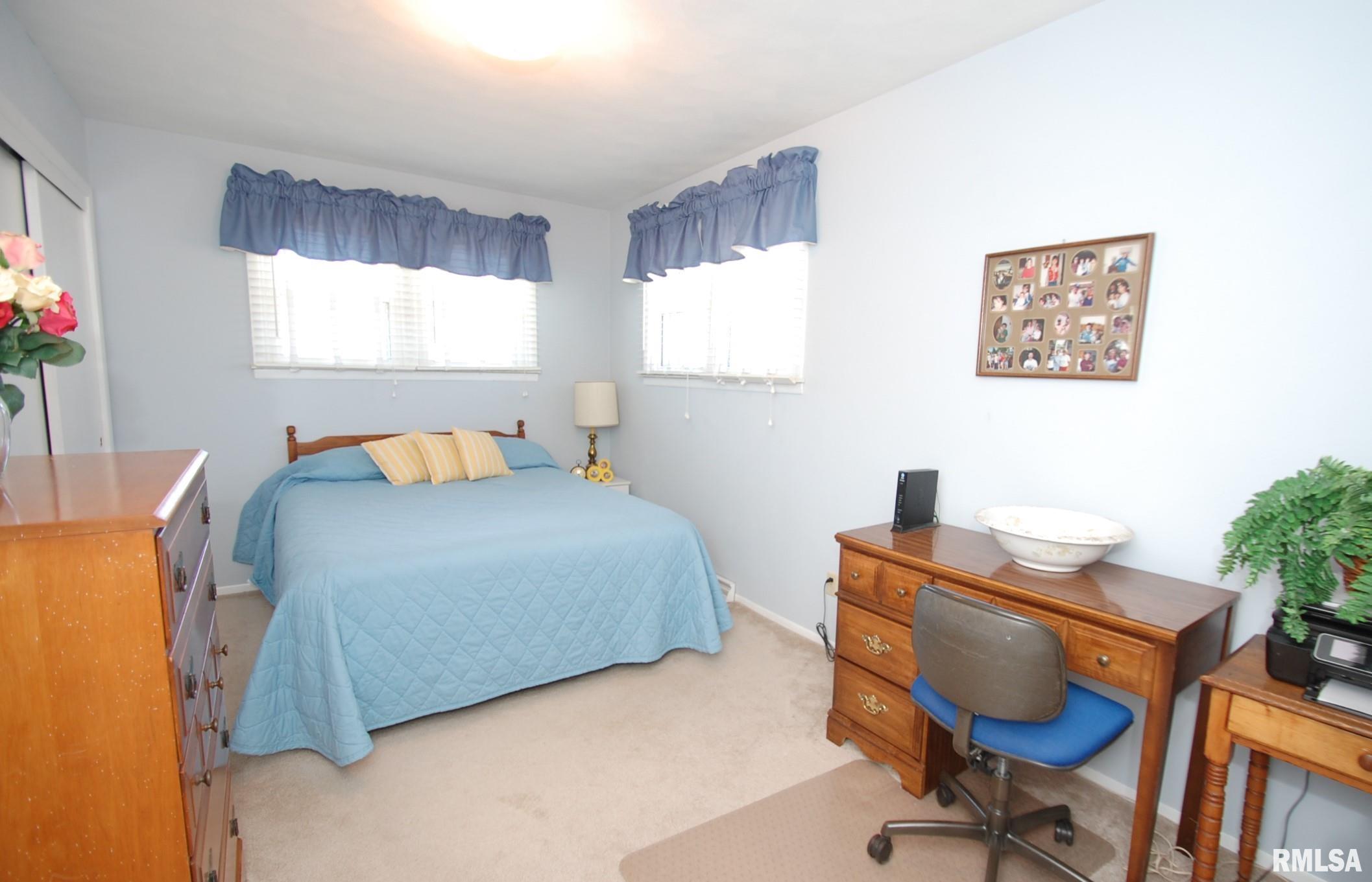 6803 North Camelot Road Peoria, IL 61615 - Photo 23 of 33 Gallery Image 23
