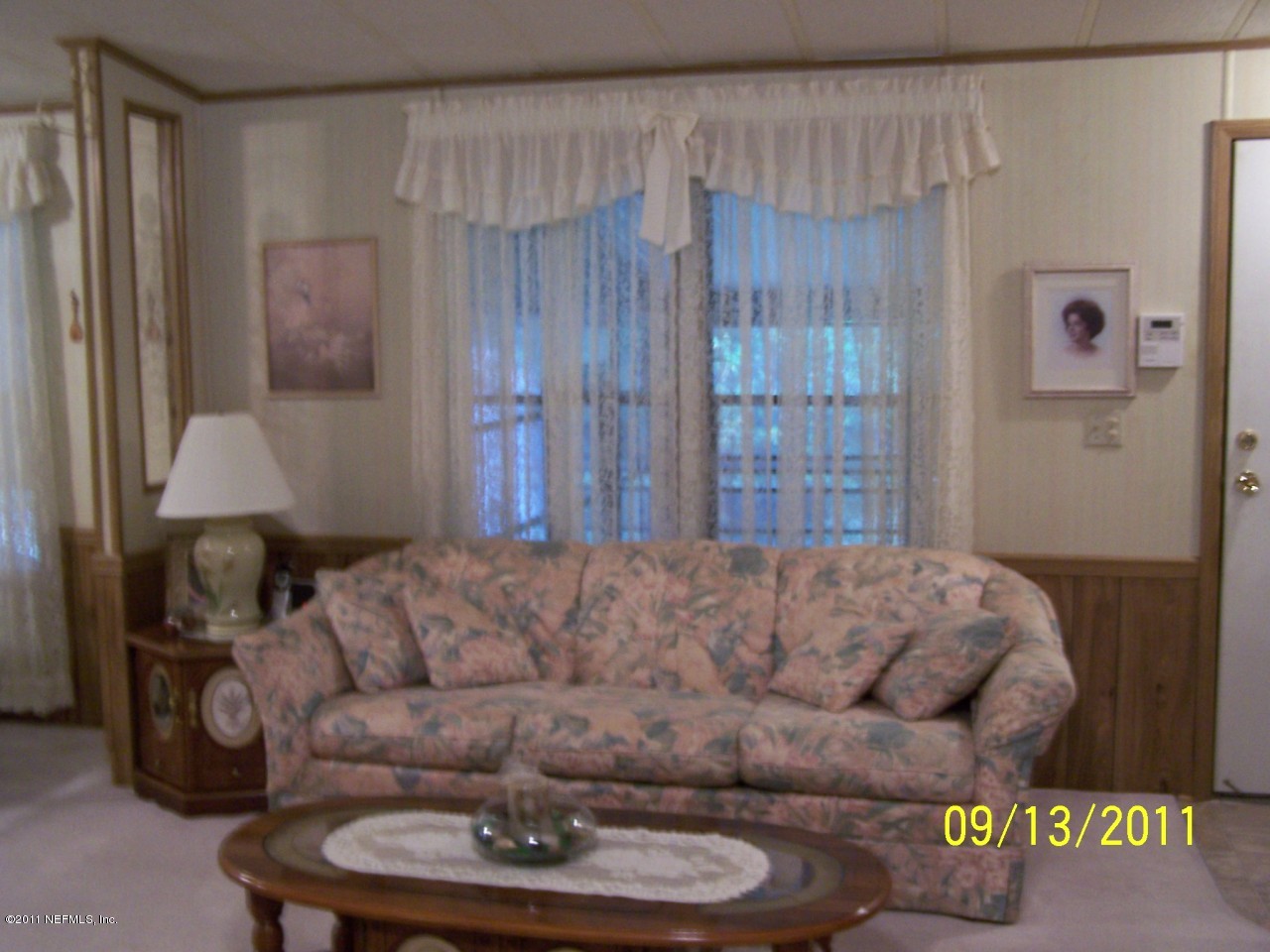 481104 Haddock Road Hilliard, FL 32046 - Photo 4 of 10 Living Room