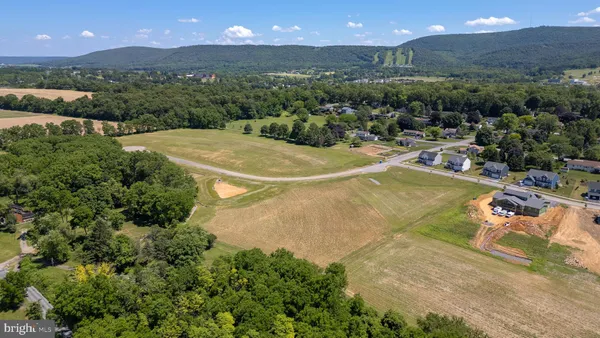 a view of a tennis court