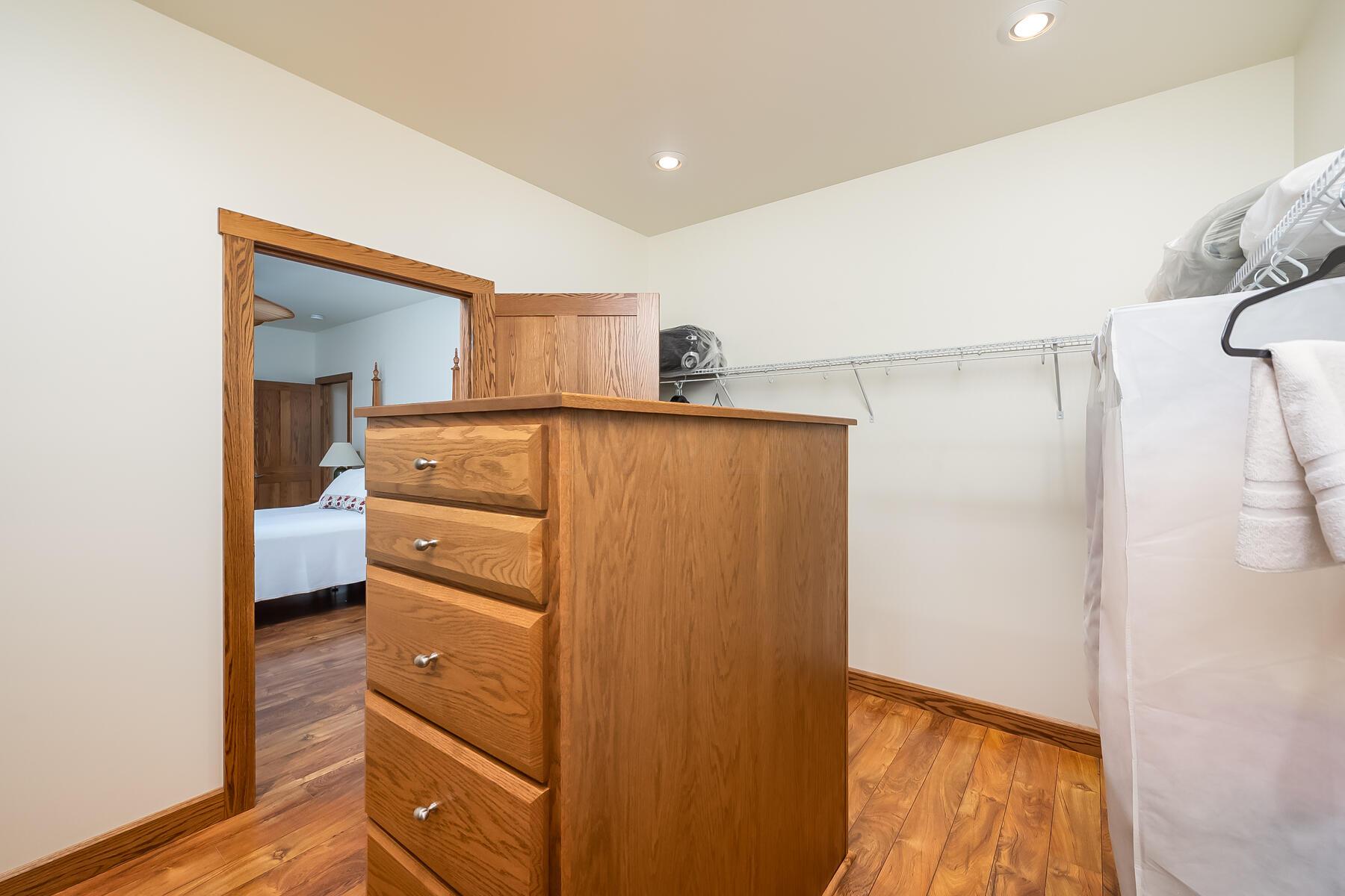 830 Pollock Road Delaware, OH 43015 - Photo 25 of 80 Master closet