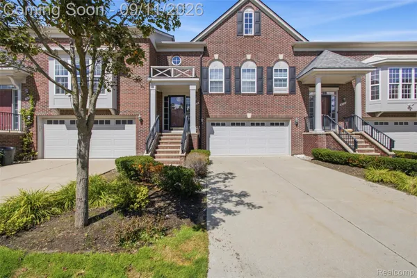 $429,900 | 963 Sandalwood Drive, Troy, MI 48085