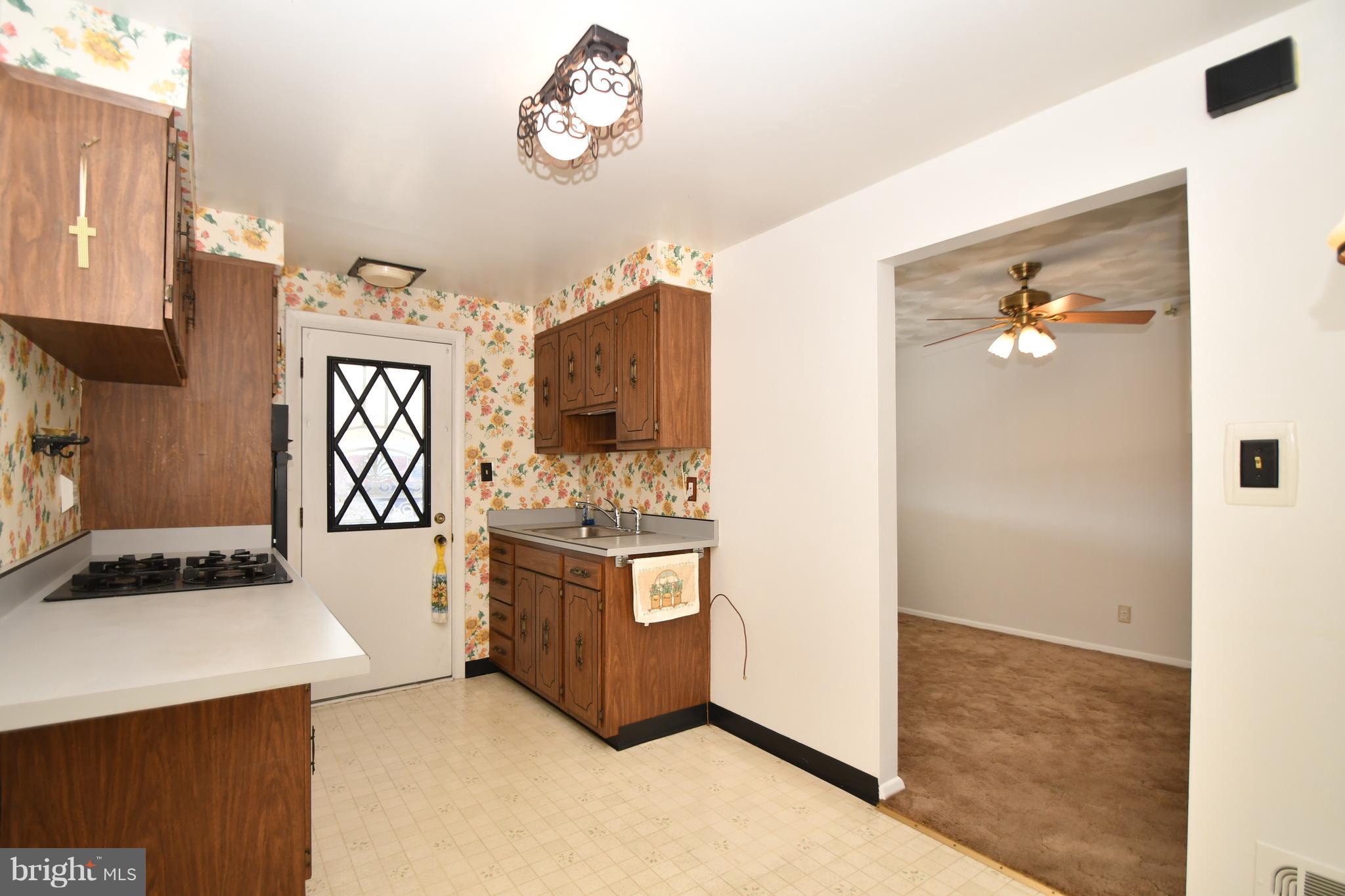 7813 Kentley Road Baltimore, MD 21222 - Photo 13 of 38