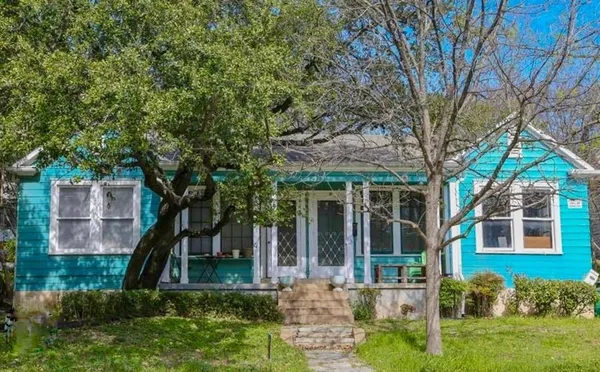 $2,395 | 202 East 31st Street, Unit B, Austin, TX 78705