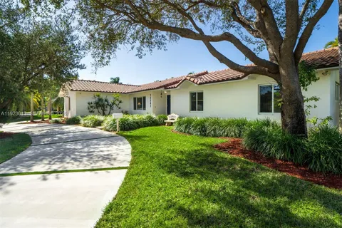 $2,380,000 | 13502 Southwest 57th Court, Pinecrest, FL 33156