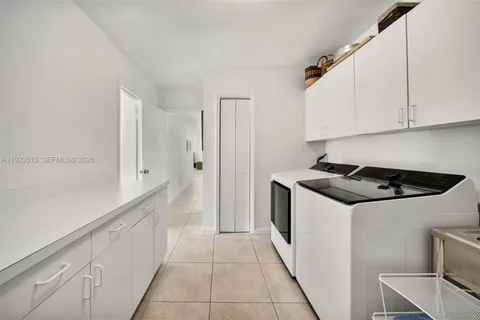 $2,380,000 | 13502 Southwest 57th Court, Pinecrest, FL 33156