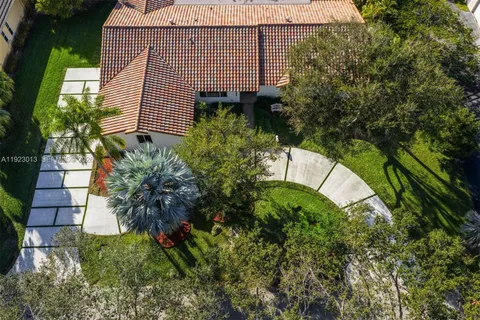 $2,380,000 | 13502 Southwest 57th Court, Pinecrest, FL 33156