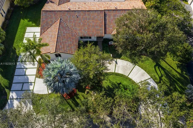 $2,380,000 | 13502 Southwest 57th Court, Pinecrest, FL 33156