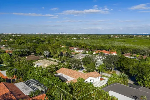 $2,380,000 | 13502 Southwest 57th Court, Pinecrest, FL 33156