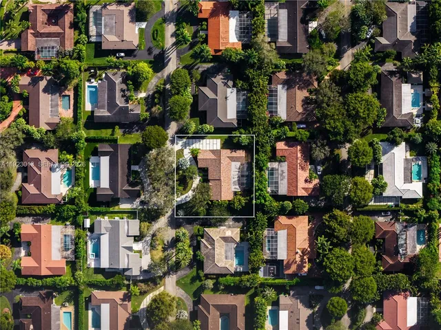 $2,380,000 | 13502 Southwest 57th Court, Pinecrest, FL 33156