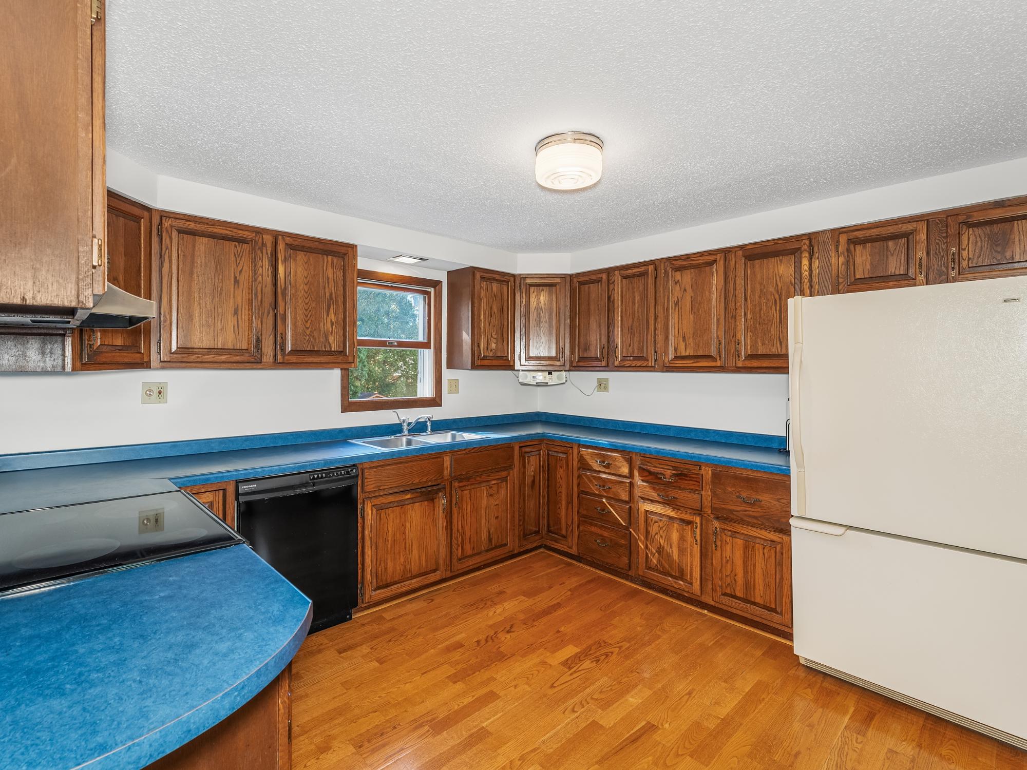1115 Iverson Street Rhinelander, WI 54501 - Photo 5 of 32 Gallery Image 5