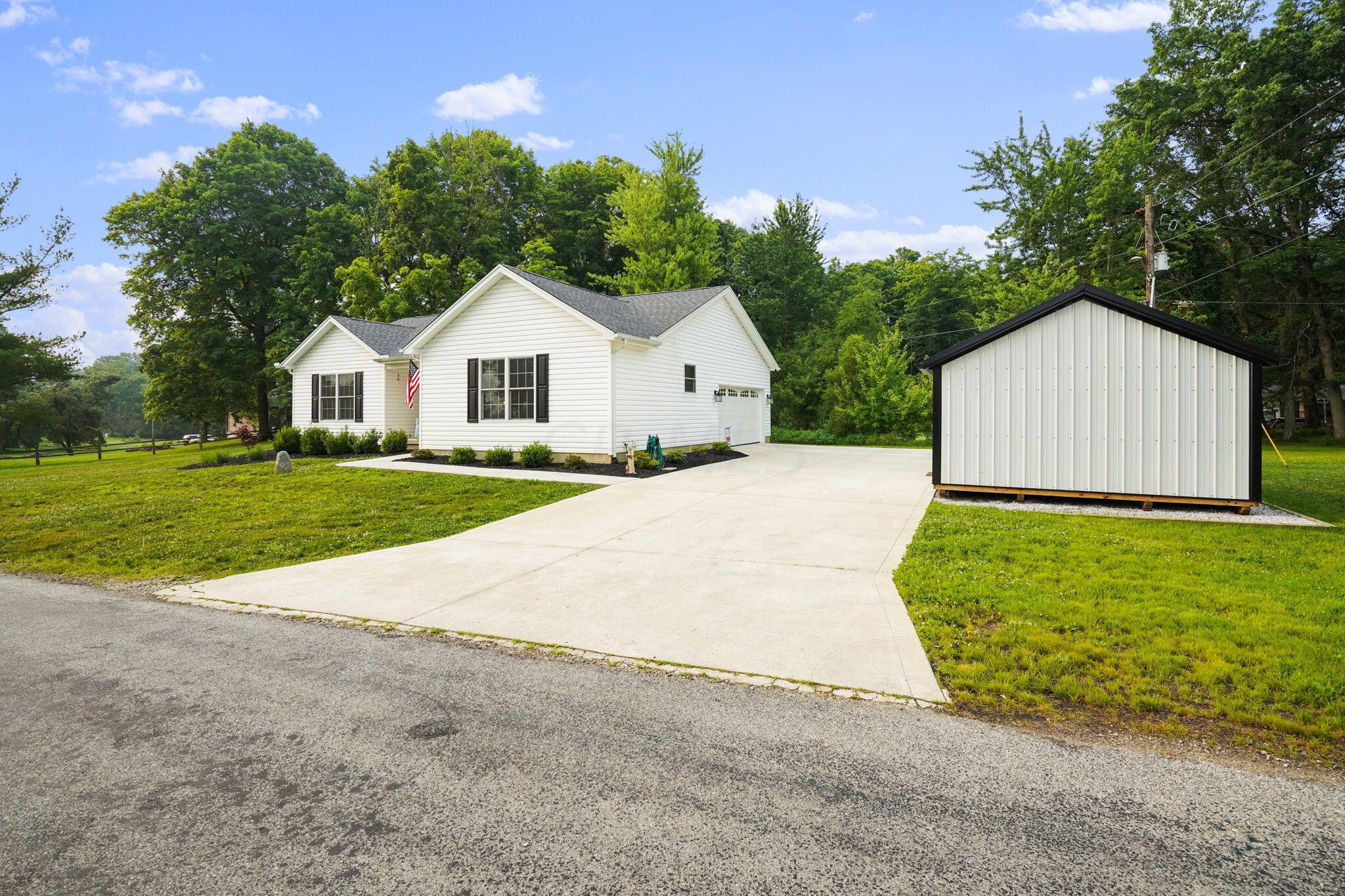 4570 Fremar Road Northeast Lancaster, OH 43130 - Photo 2 of 34 1-web-or-mls-DSC07813
