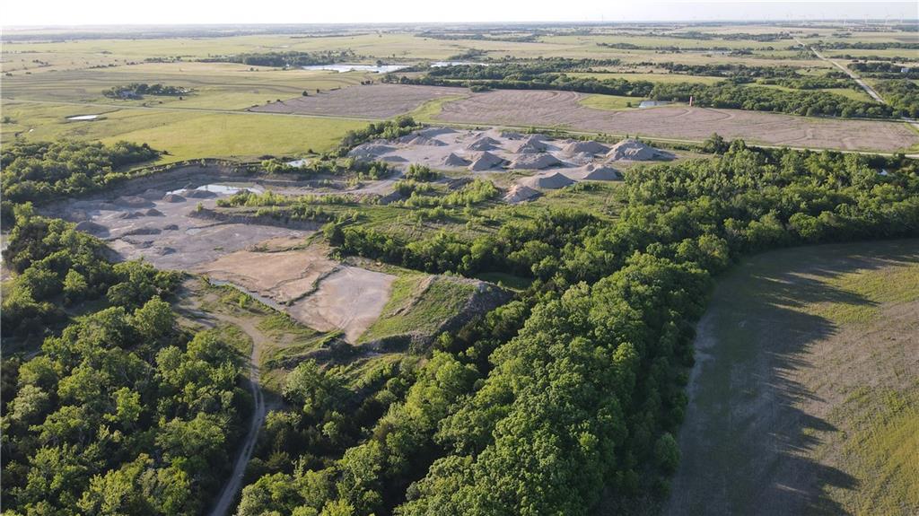 1673 17th Road Northeast Burlington, KS 66839 - Photo 5 of 24