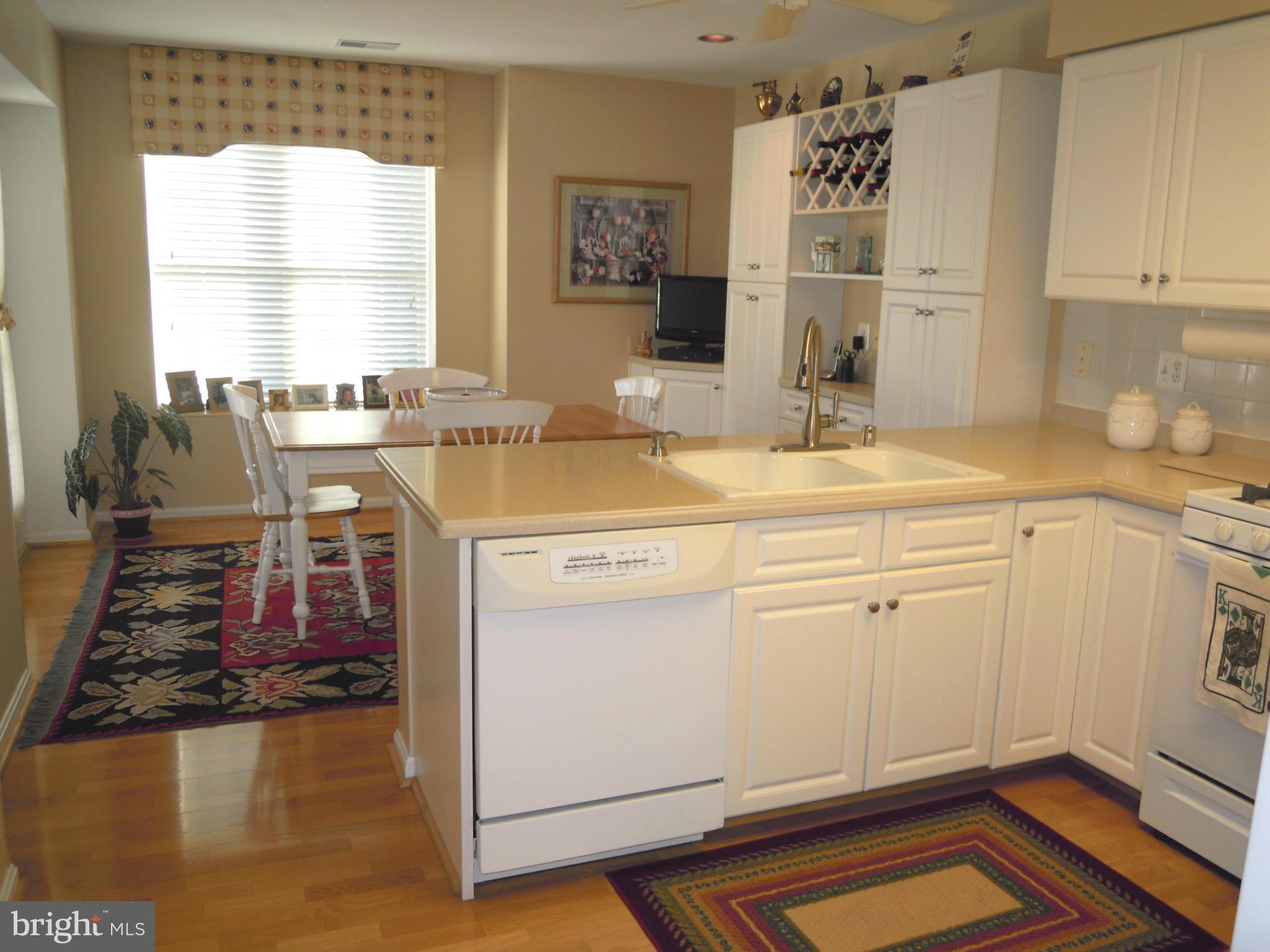 12300 Rosslare Ridge Road, Unit 401 Lutherville-Timonium, MD 21093 - Photo 7 of 30 Gleaming Hdwds