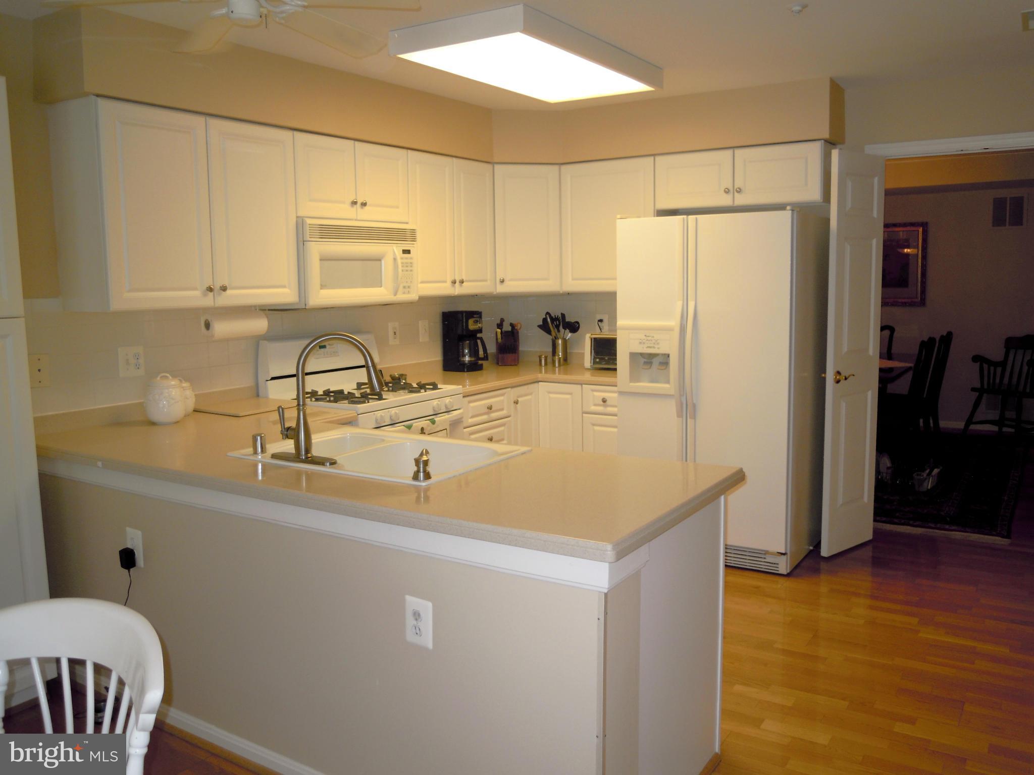 12300 Rosslare Ridge Road, Unit 401 Lutherville-Timonium, MD 21093 - Photo 8 of 30 Kitchen