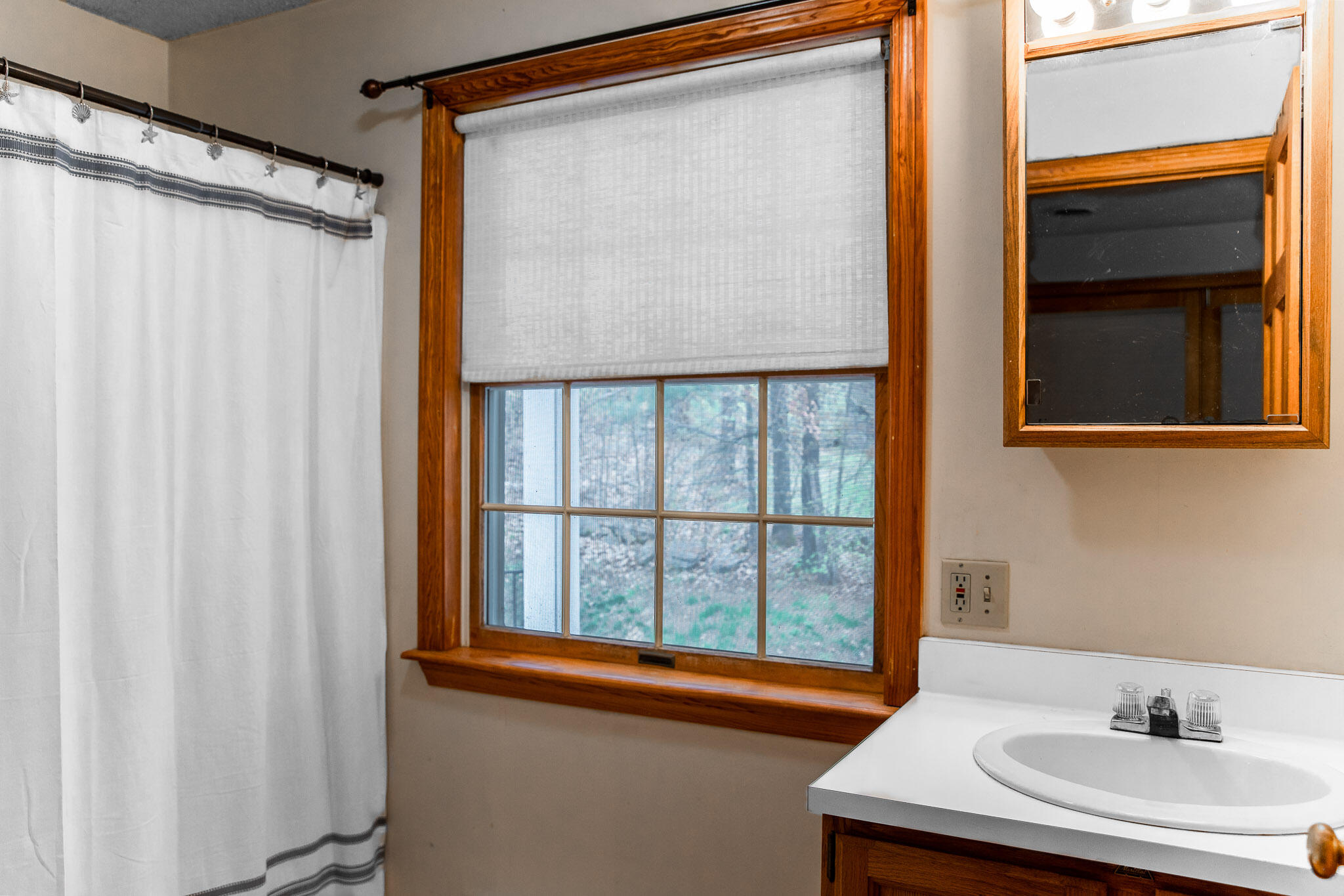 105 Ridgeview Drive Bangor, ME 04401 - Photo 28 of 50 27 Primary Bedroom Full Bath