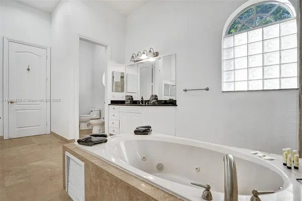 $2,795,000 | 13751 Pine Meadow Court, Davie, FL 33325