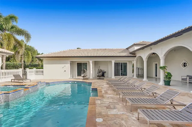 $2,795,000 | 13751 Pine Meadow Court, Davie, FL 33325