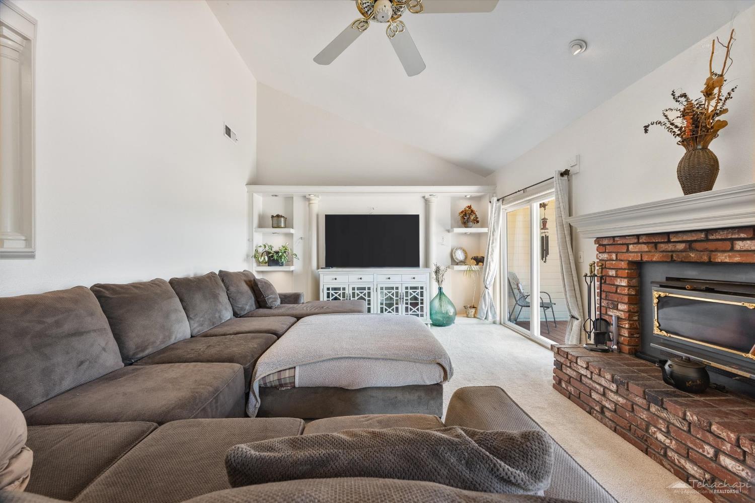 29640 South Lower Valley Road Tehachapi, CA 93561 - Photo 10 of 76 Gallery Image 10