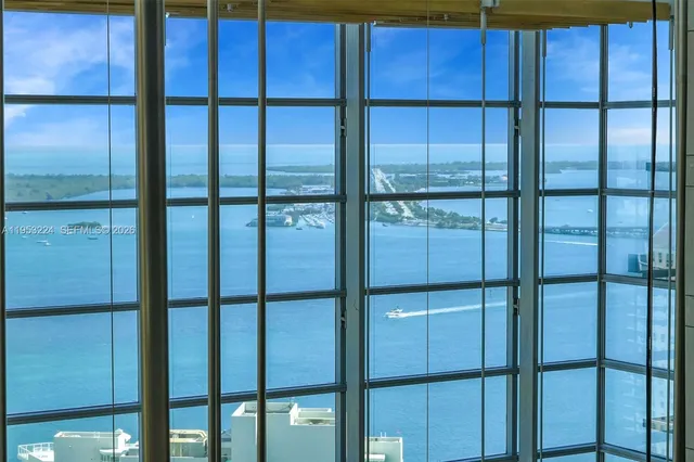 $3,950 | 1395 Brickell Avenue, Unit 3311, Miami, FL 33131