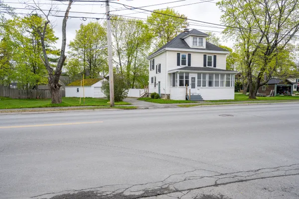 $295,000 | 744 Hammond Street, Bangor, ME 04401