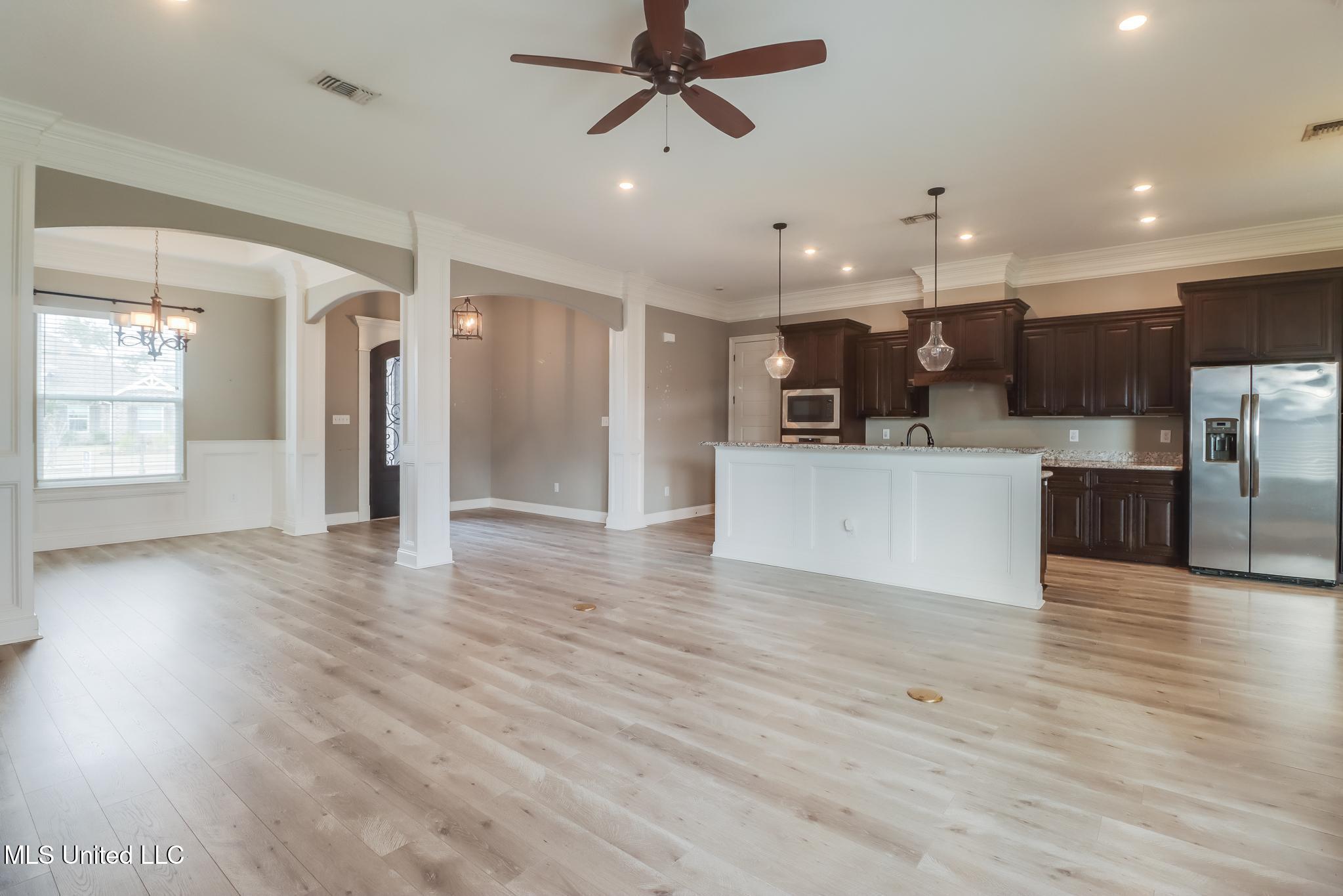 3013 Rue Dominique D'Iberville, MS 39540 - Photo 4 of 20 Great room.kitchen