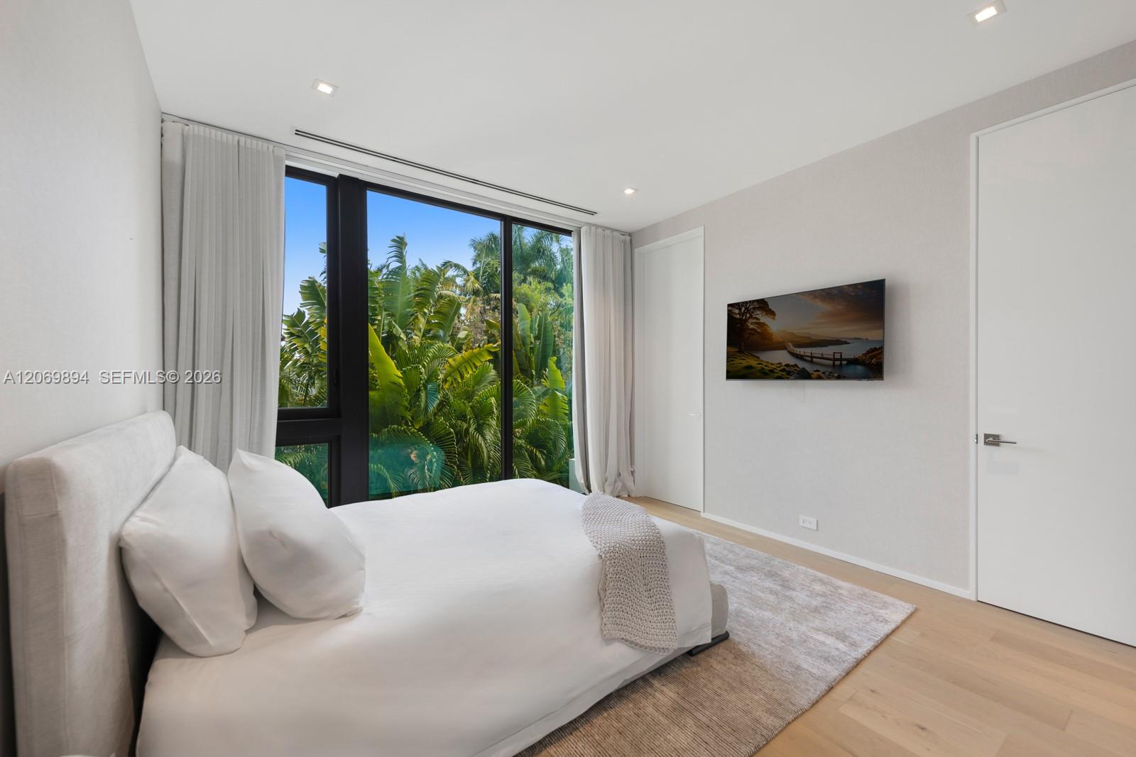6015 North Bay Road Miami Beach, FL 33140 - Photo 33 of 40 Gallery Image 33