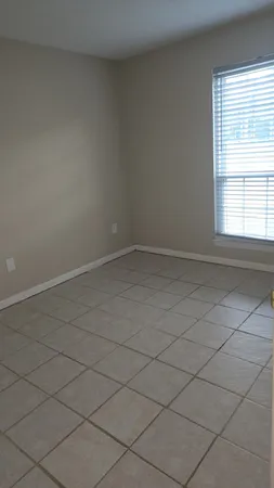 a view of empty room with window