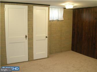 906 Grant Road Folcroft, PA 19032 - Photo 11 of 12 Family Room
