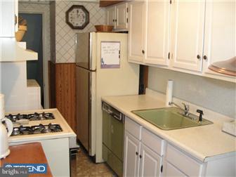 906 Grant Road Folcroft, PA 19032 - Photo 4 of 12 Kitchen