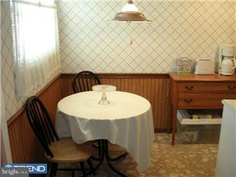 906 Grant Road Folcroft, PA 19032 - Photo 5 of 12 Kitchen
