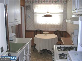 906 Grant Road Folcroft, PA 19032 - Photo 10 of 12 Kitchen