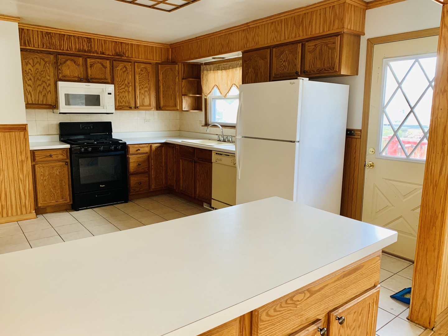 3620 148th Street Midlothian, IL 60445 - Photo 8 of 20 a kitchen with a refrigerator and a stove
