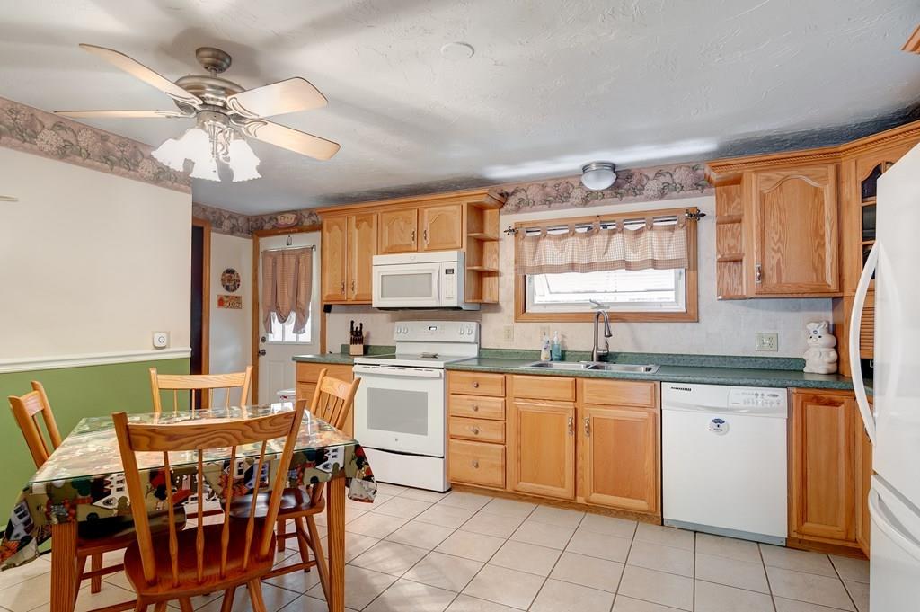 38 Hillside Avenue Webster, MA 01570 - Photo 16 of 20