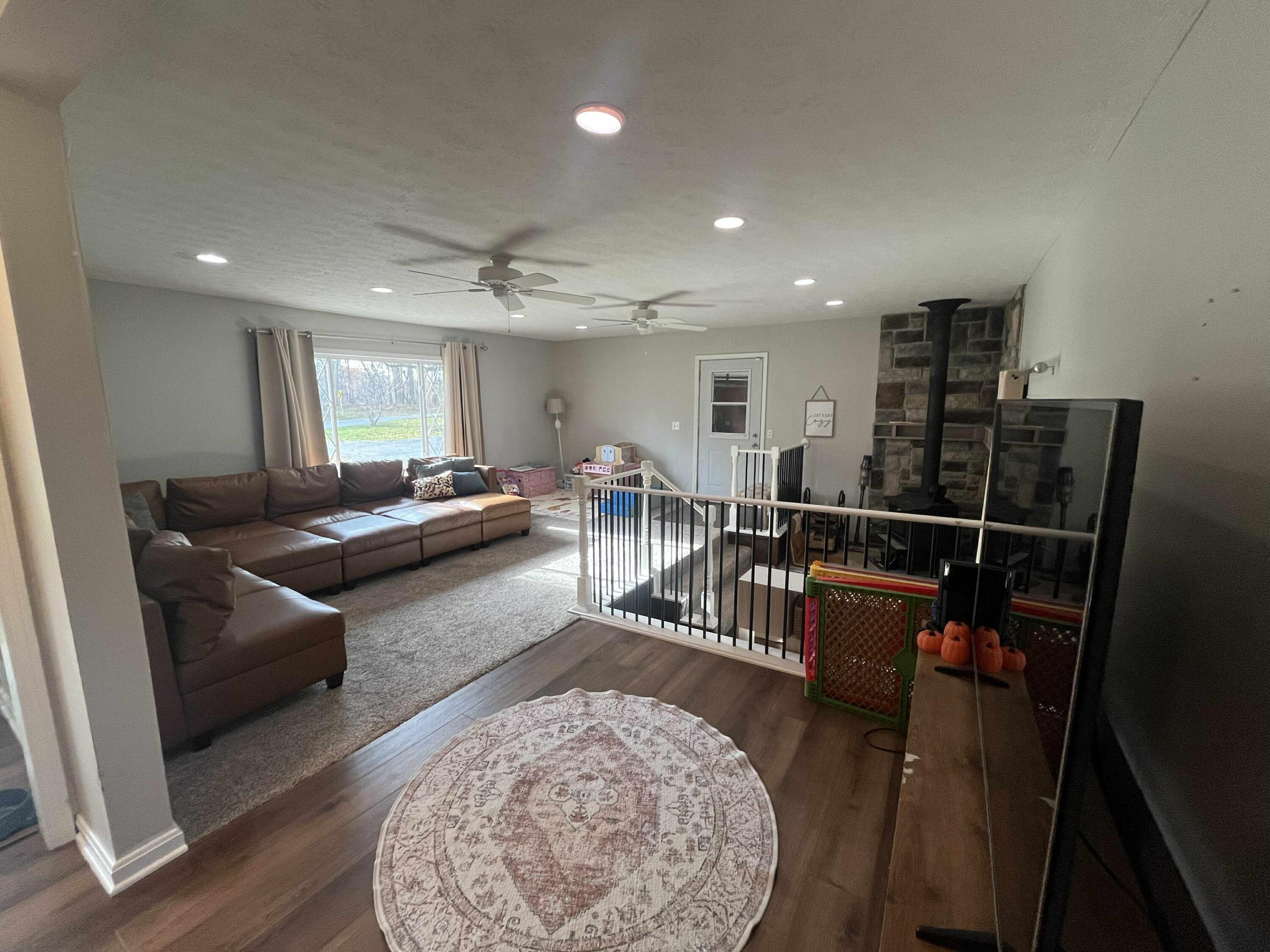 51232 North Ridge Road Vermilion, OH 44089 - Photo 4 of 33 Living Room Wide