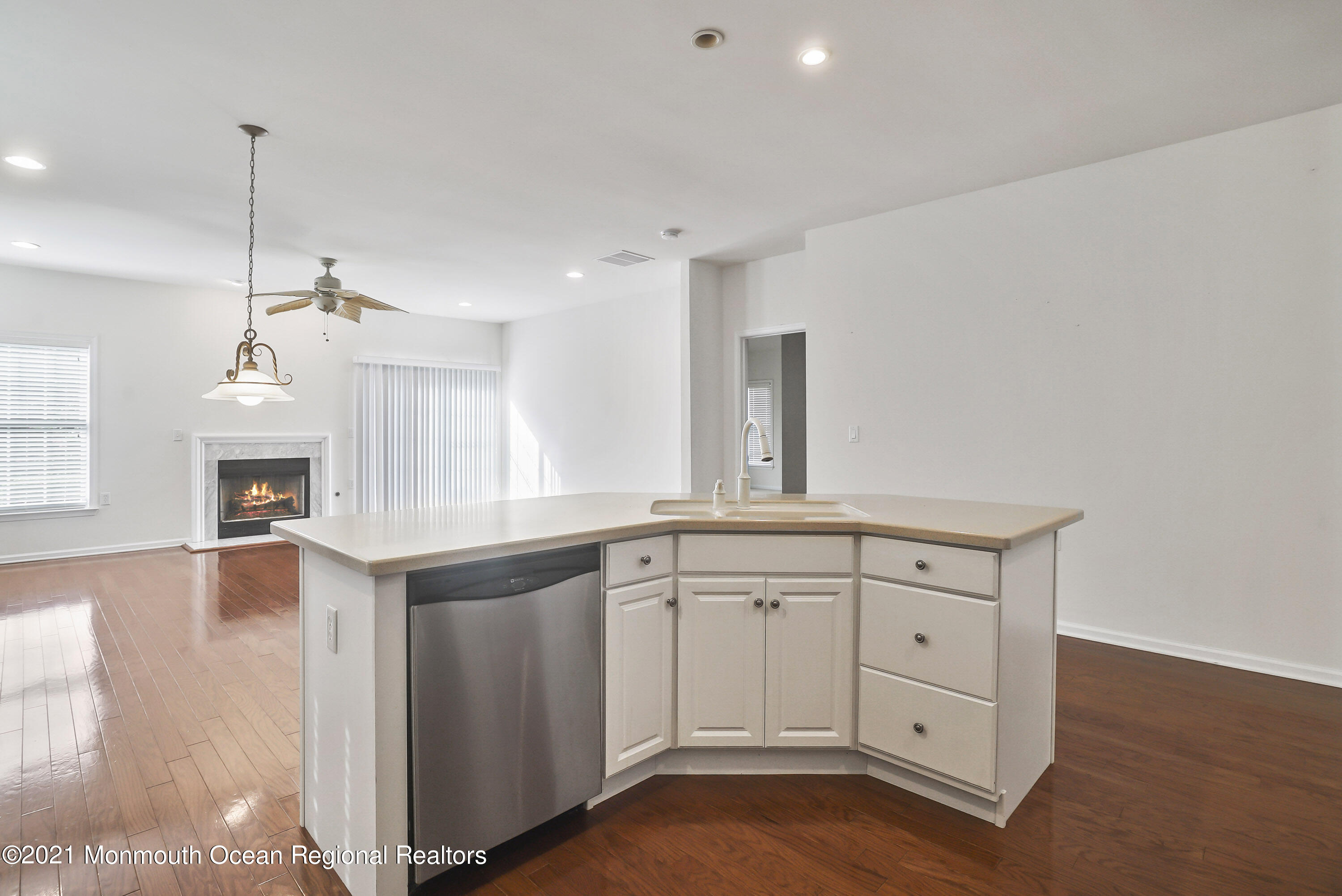 73 Yates Road Manalapan, NJ 07726 - Photo 12 of 26 DSC07537