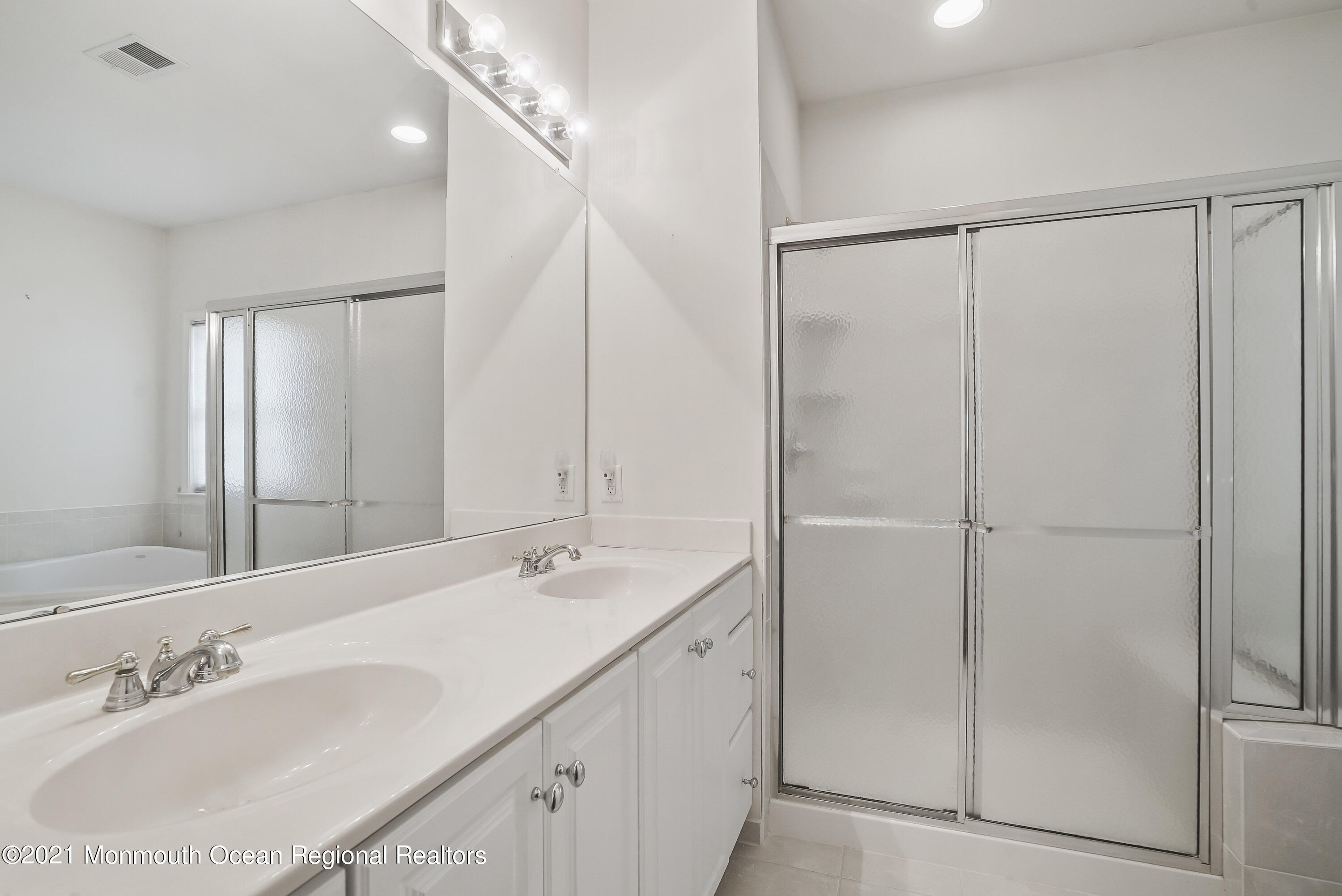 73 Yates Road Manalapan, NJ 07726 - Photo 14 of 26 DSC07547