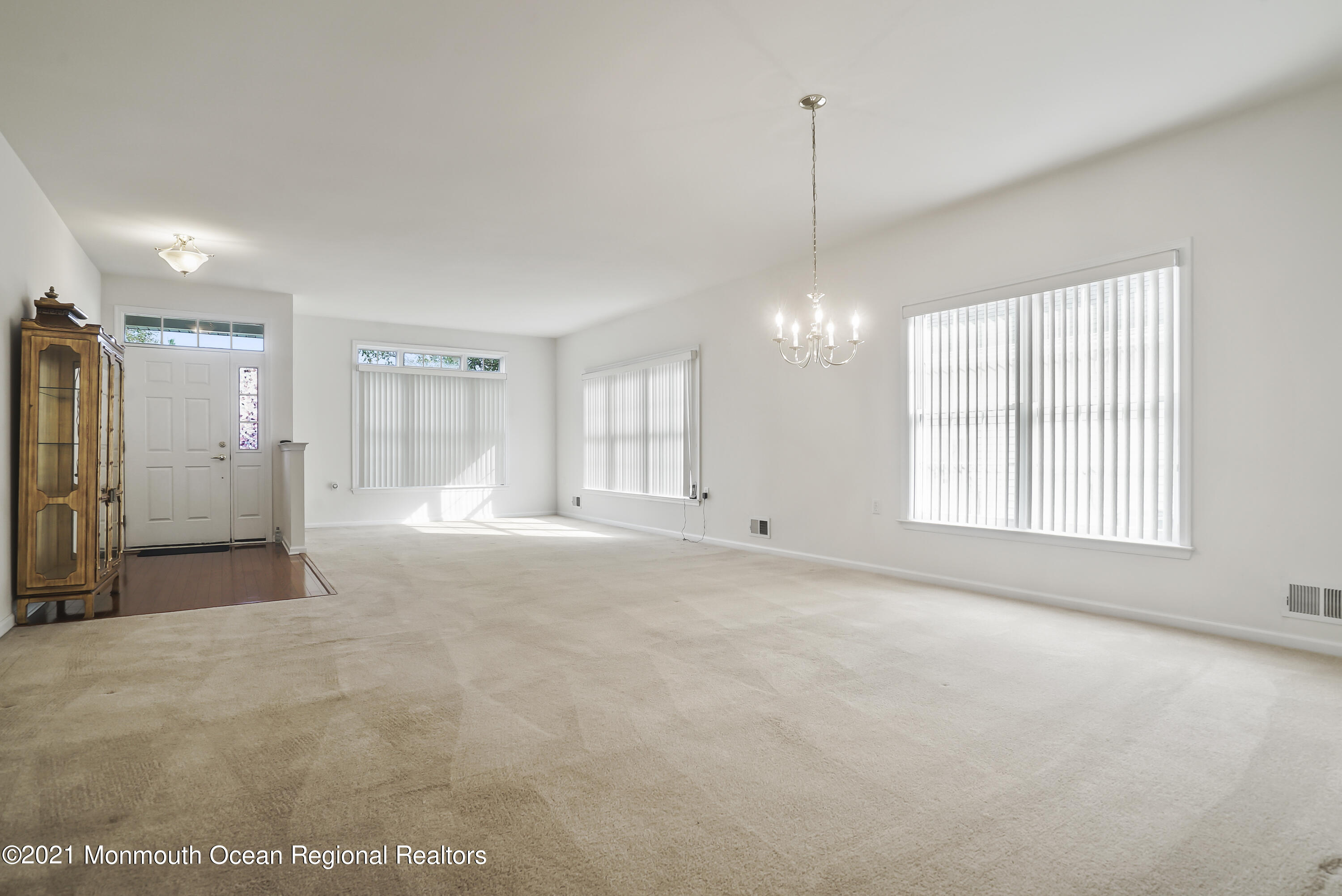 73 Yates Road Manalapan, NJ 07726 - Photo 7 of 26 DSC07512