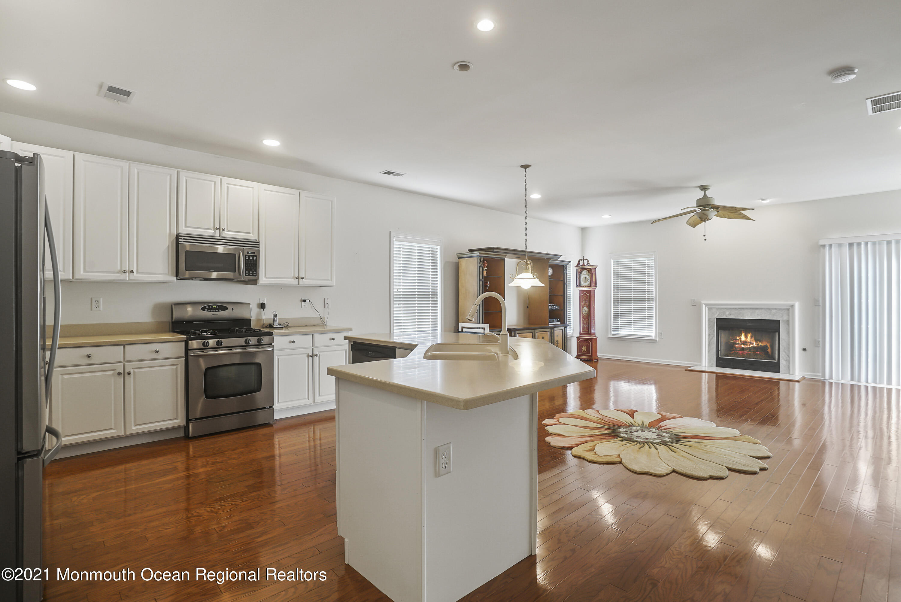 73 Yates Road Manalapan, NJ 07726 - Photo 8 of 26 DSC07517