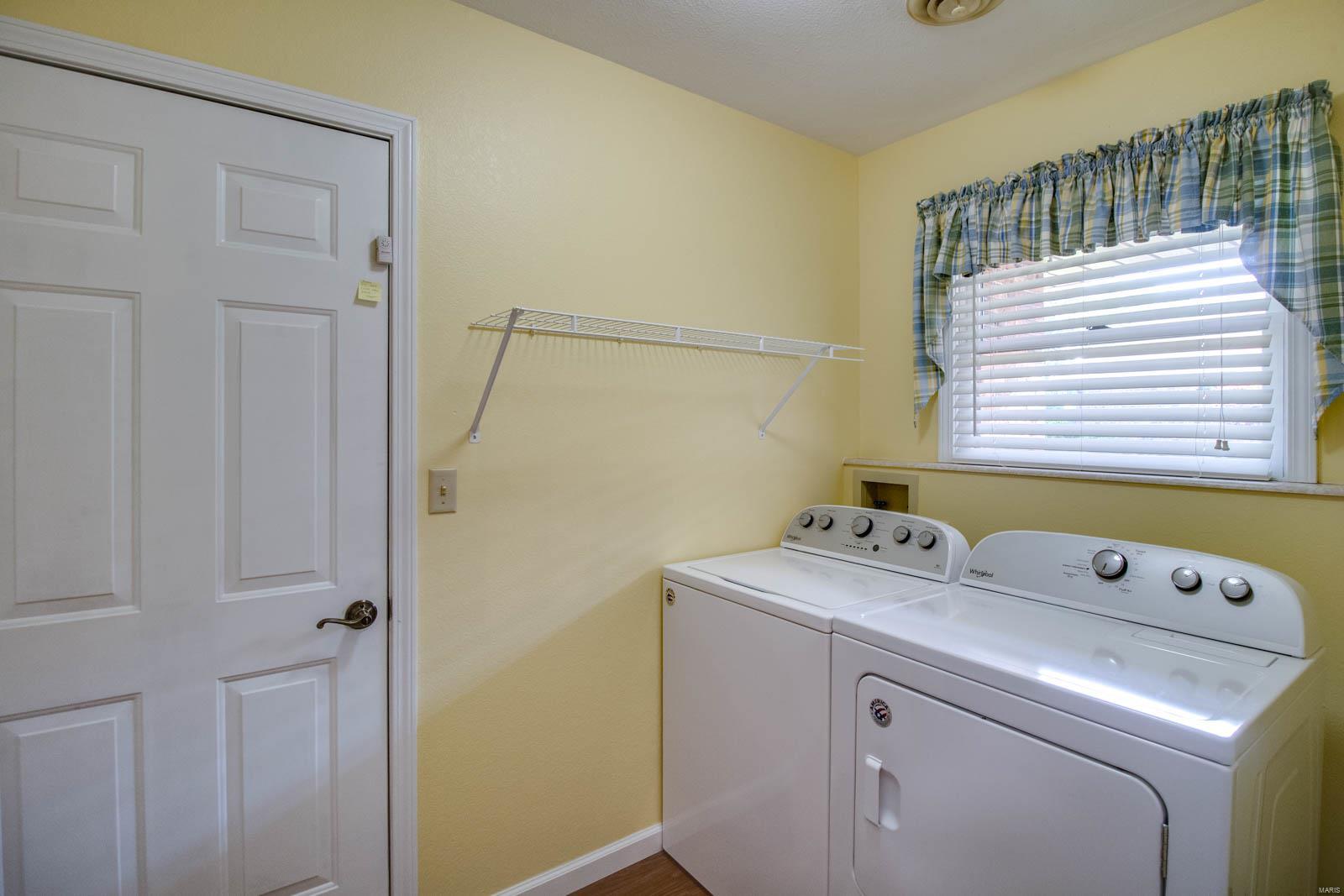 4523 Moonlight Way Alton, IL 62002 - Photo 12 of 27 Gallery Image 12