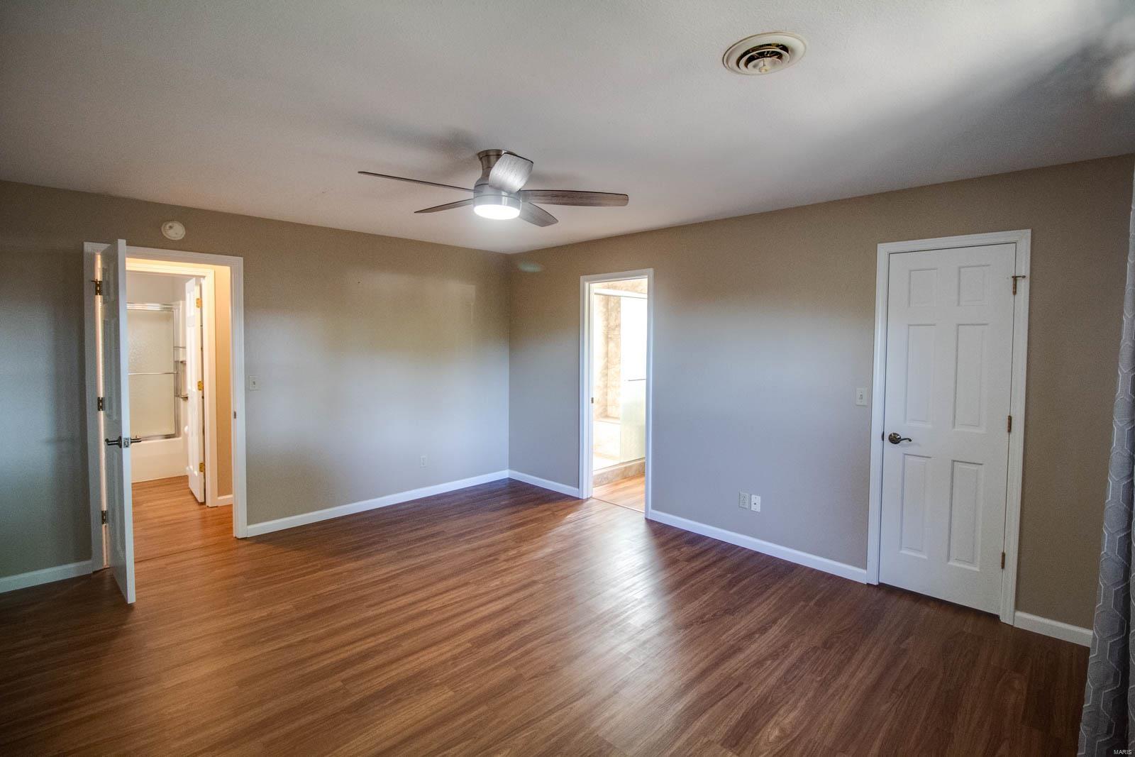 4523 Moonlight Way Alton, IL 62002 - Photo 15 of 27 Gallery Image 15