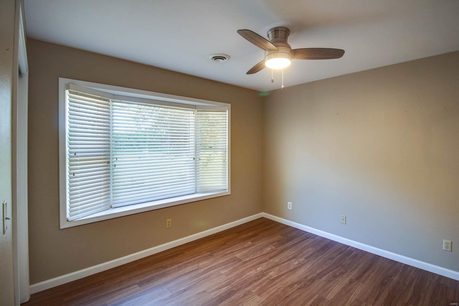 4523 Moonlight Way Alton, IL 62002 - Photo 19 of 27 Gallery Image 19