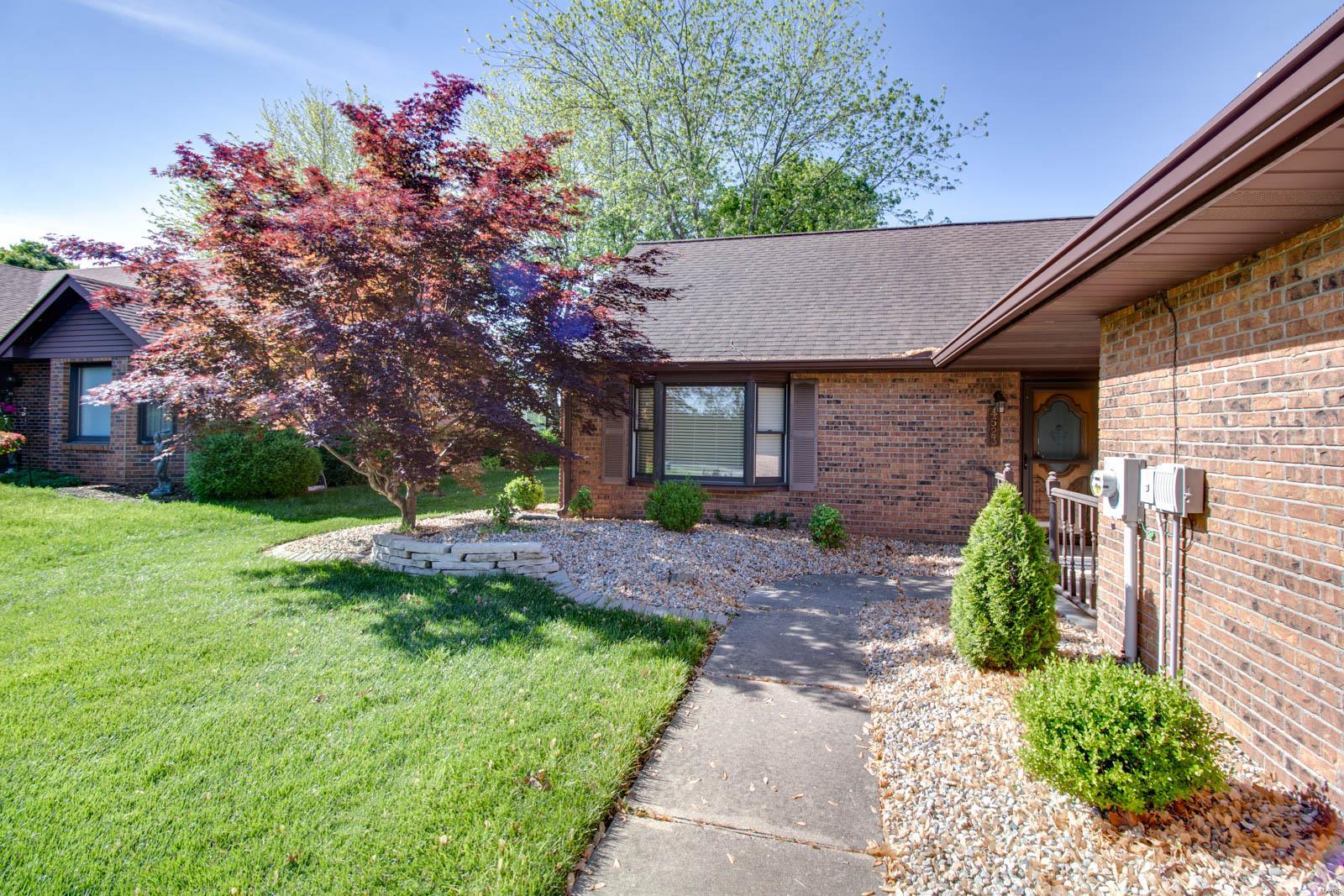 4523 Moonlight Way Alton, IL 62002 - Photo 2 of 27 Gallery Image 2
